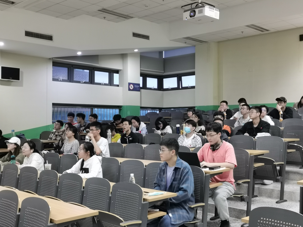 材料学院1207班第一次“英语电影之夜”圆满举办