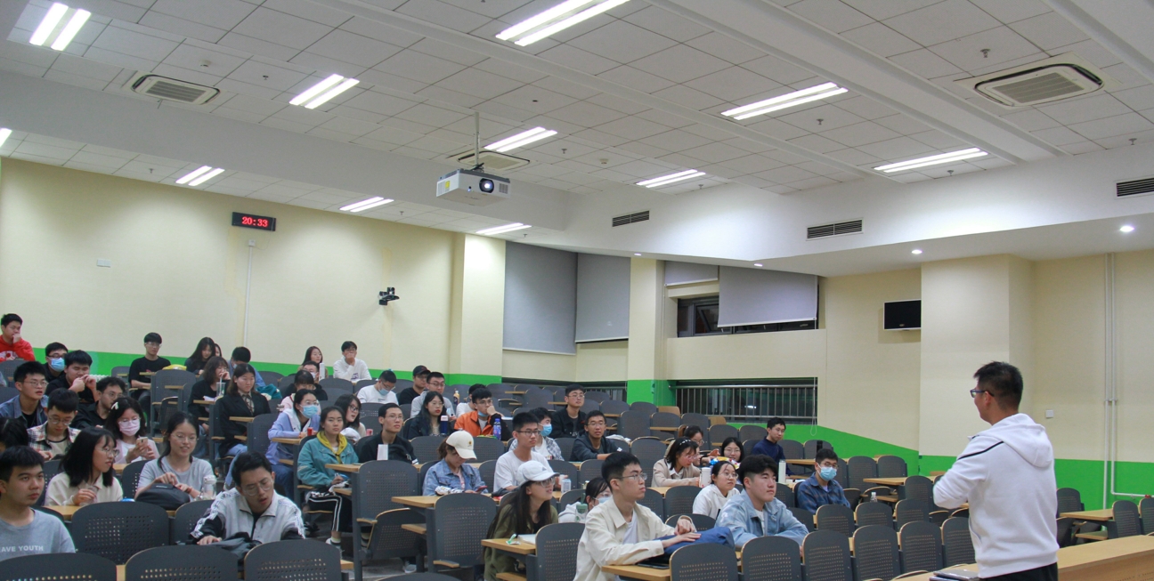材料学院1207班第一次“英语电影之夜”圆满举办