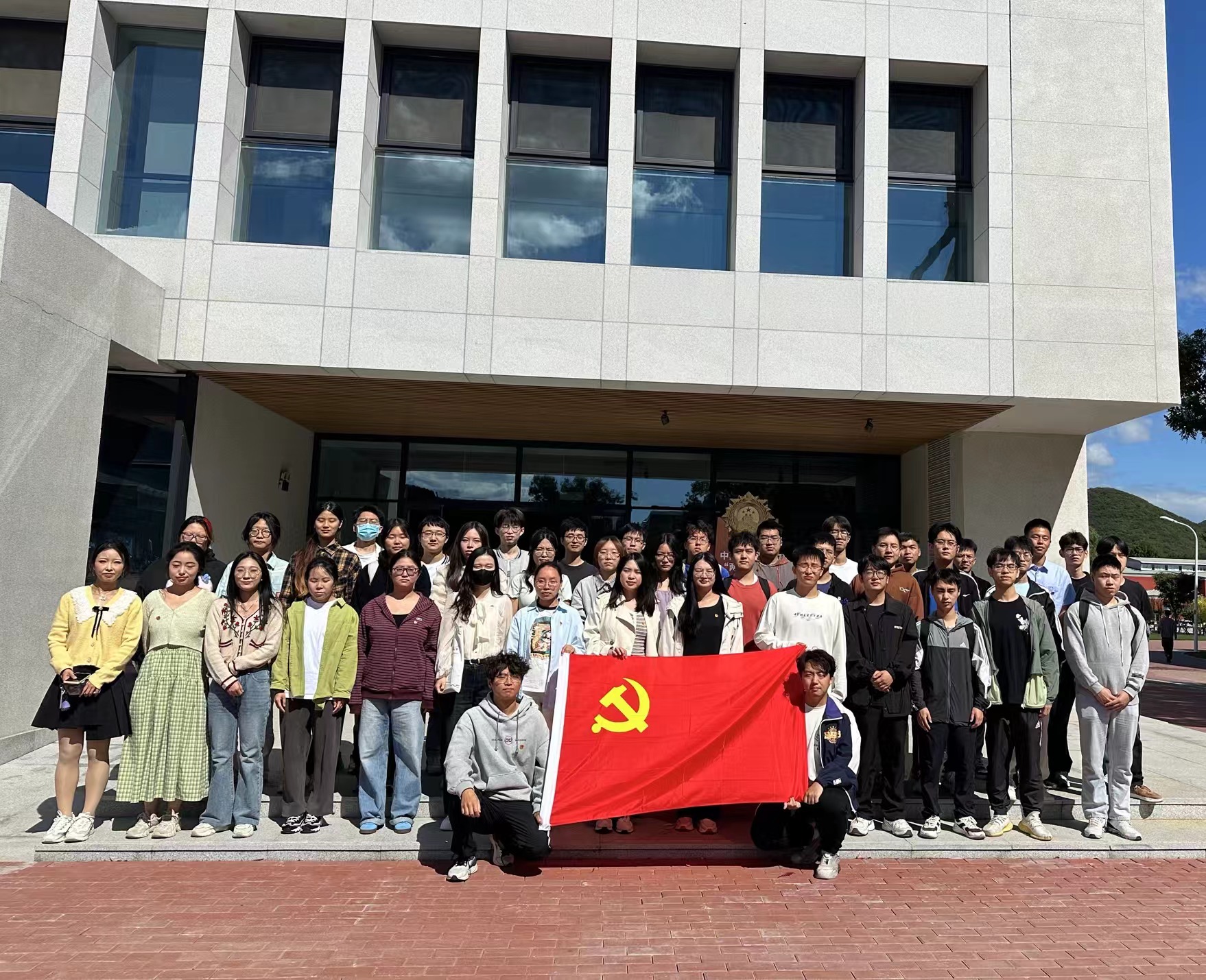 照片 材料学院1205支部 9月21日 走近两弹一星精神传承科技报国使命
